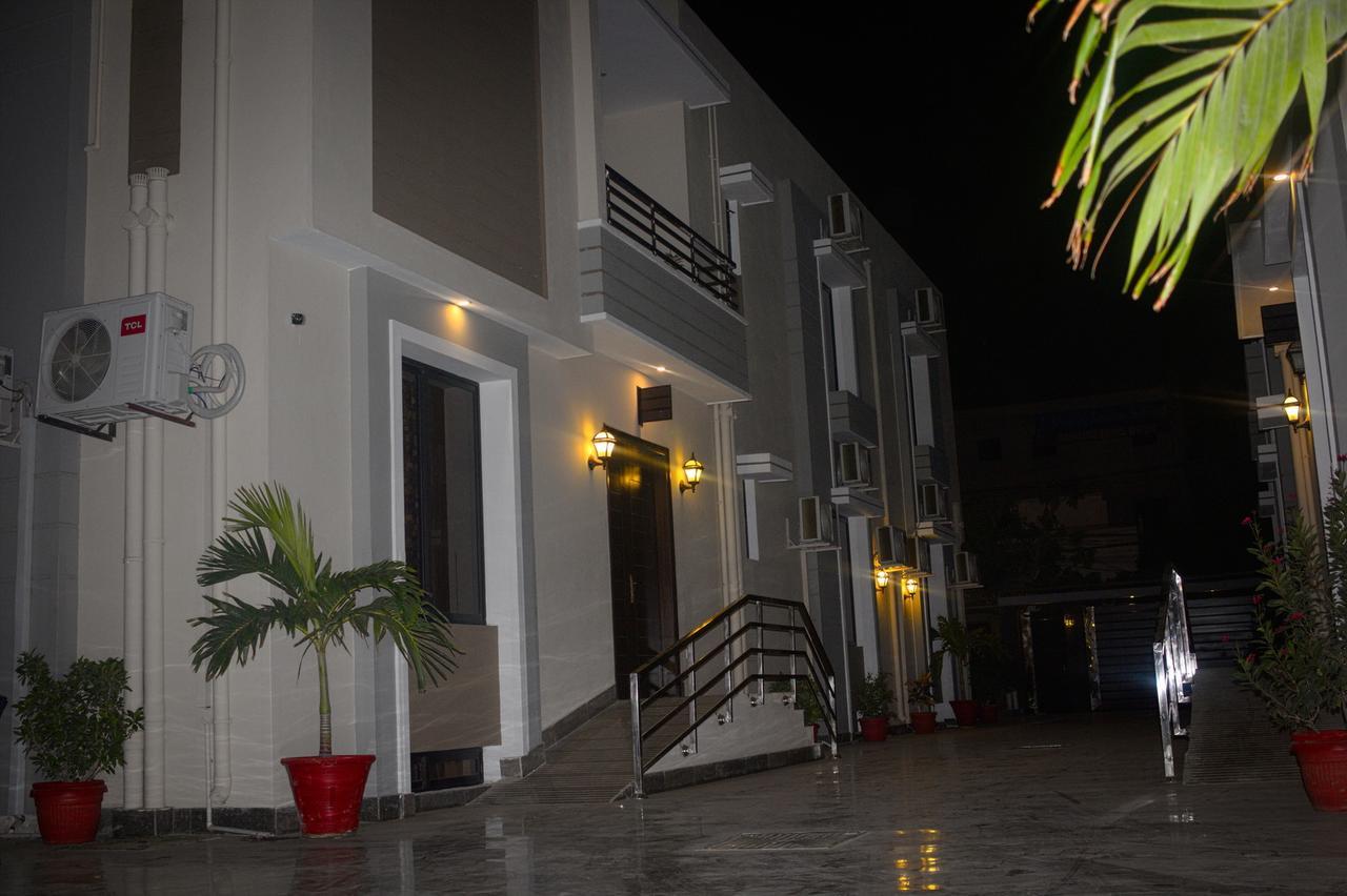 Zifan Hotel & Suites Karachi Exterior photo