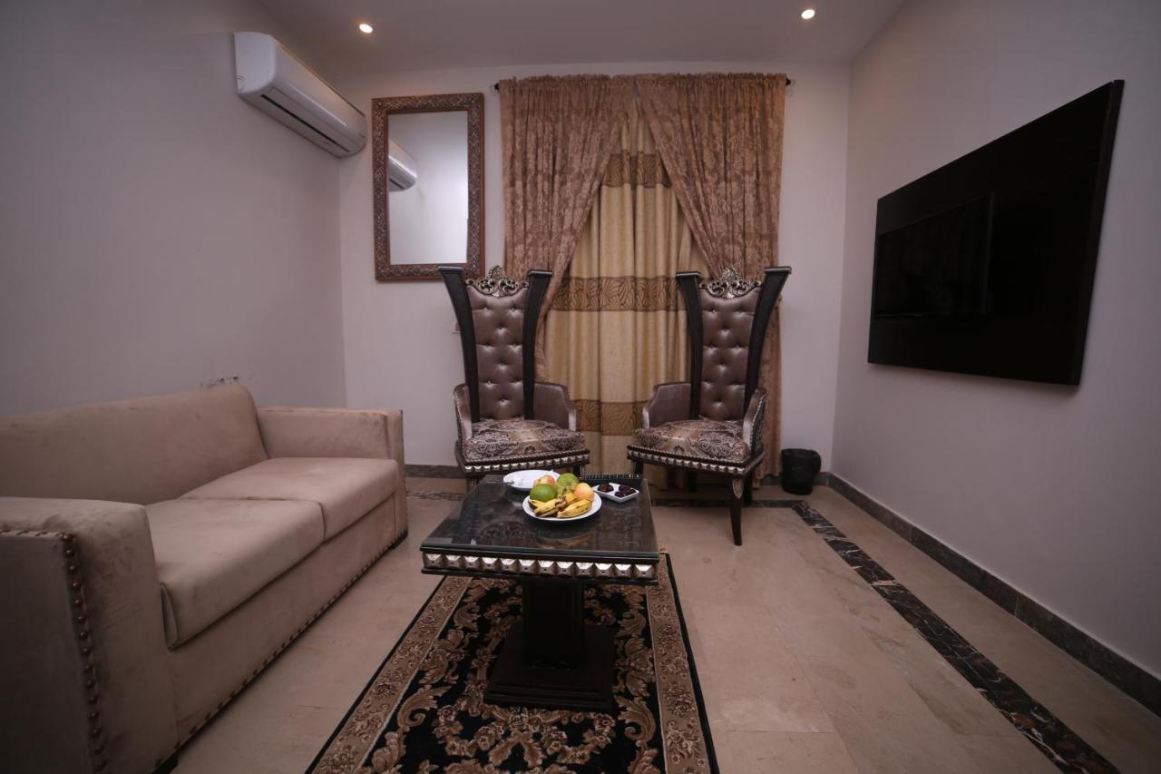 Zifan Hotel & Suites Karachi Exterior photo