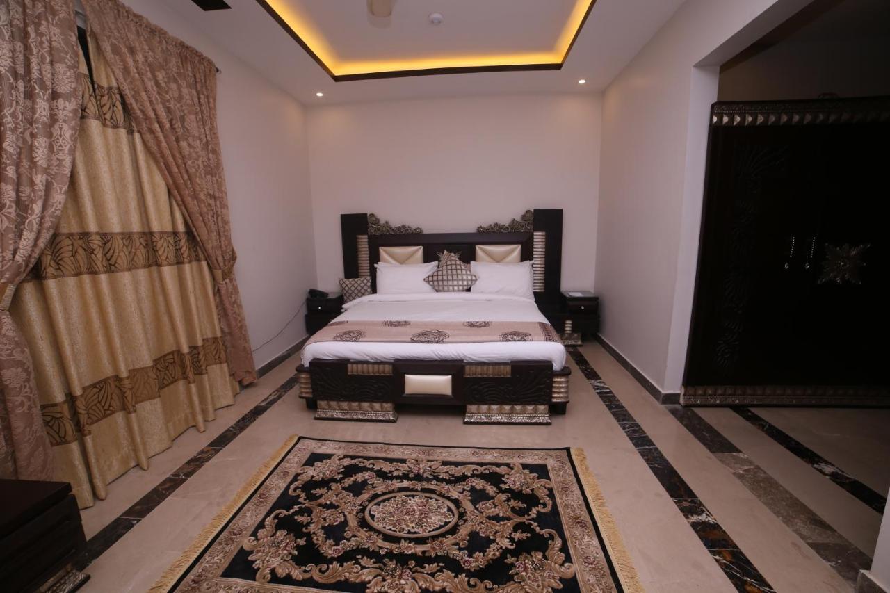 Zifan Hotel & Suites Karachi Exterior photo