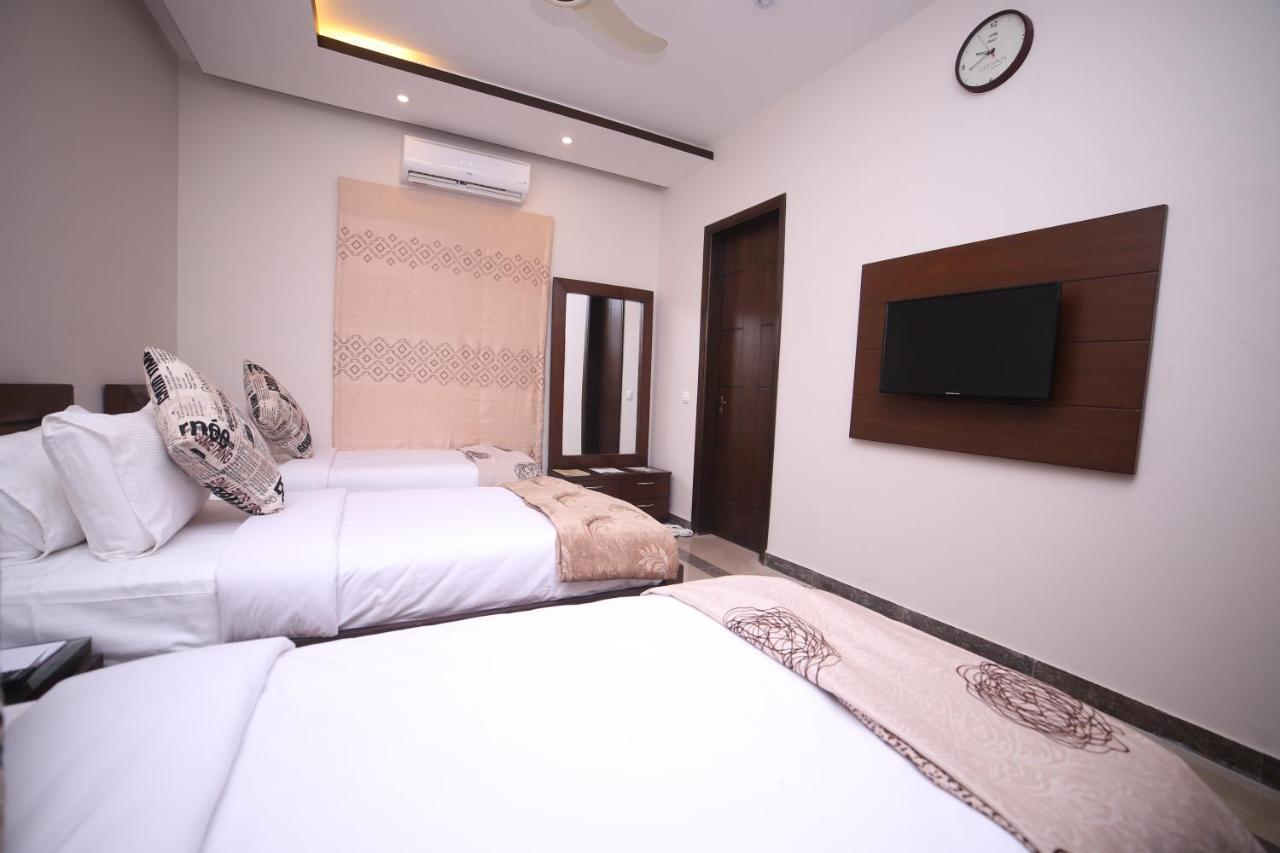 Zifan Hotel & Suites Karachi Exterior photo