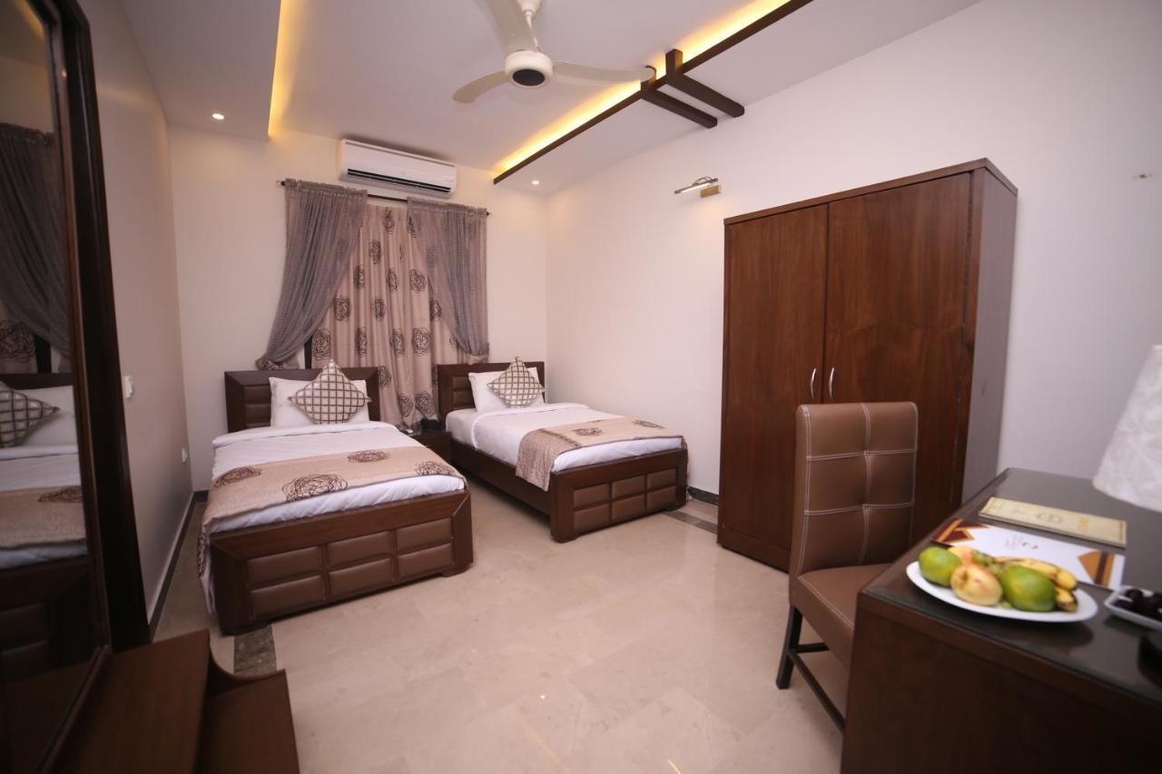 Zifan Hotel & Suites Karachi Exterior photo