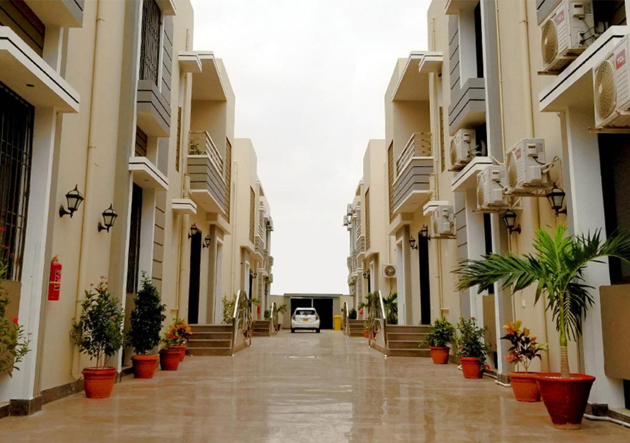 Zifan Hotel & Suites Karachi Exterior photo